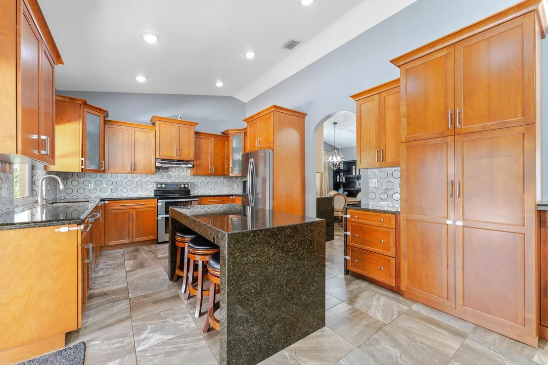 Photo of 15541 S Roundtable Road