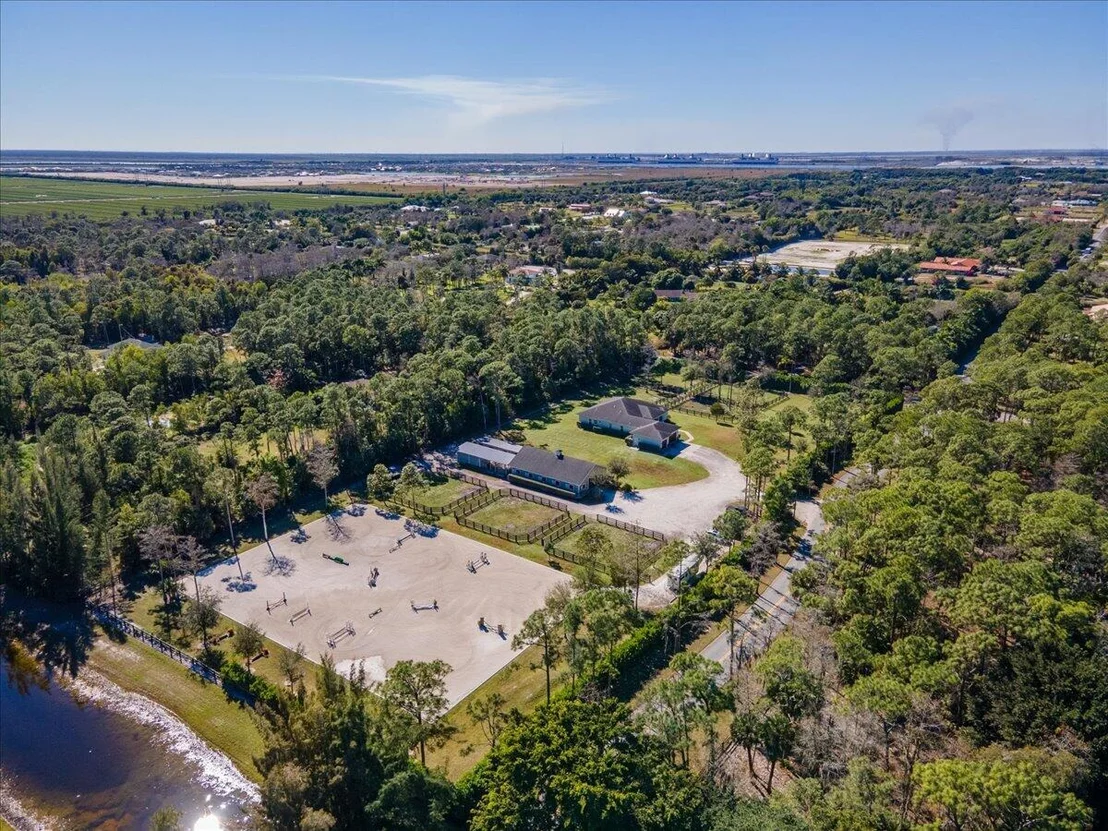 Photo of 2511 Deer Run Boulevard