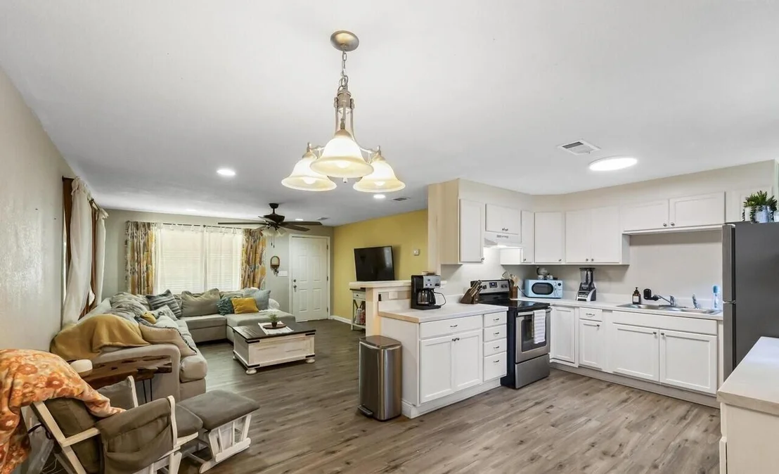 Photo of 6431 Sellers Drive