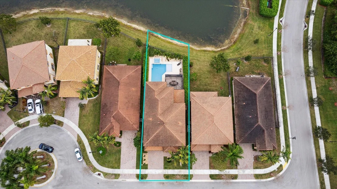 Photo of 8540 Lakeside Drive