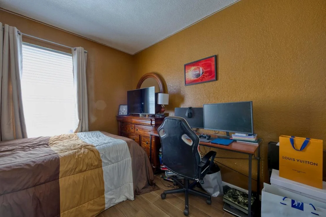 Photo of 416 Circle Drive S