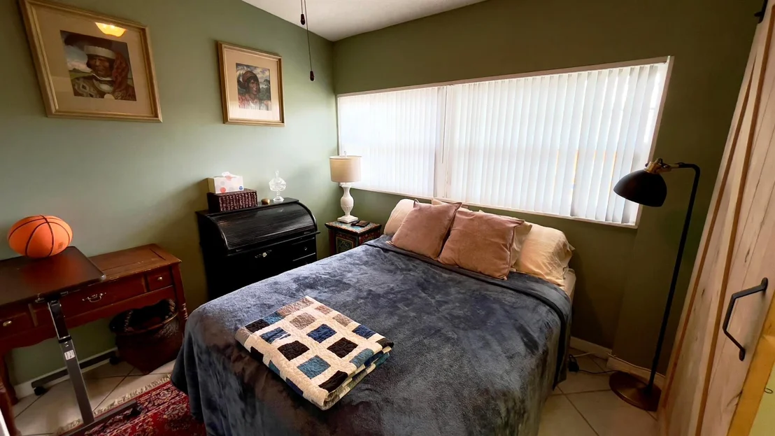 Photo of 886 Schumann Drive