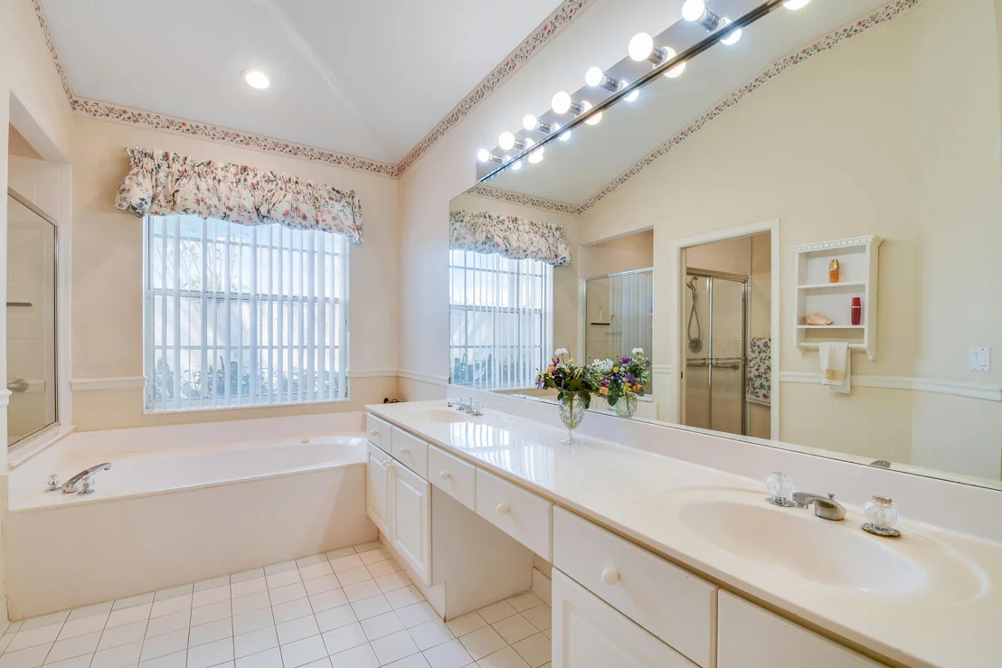 Photo of 224 Eagleton Estate Boulevard