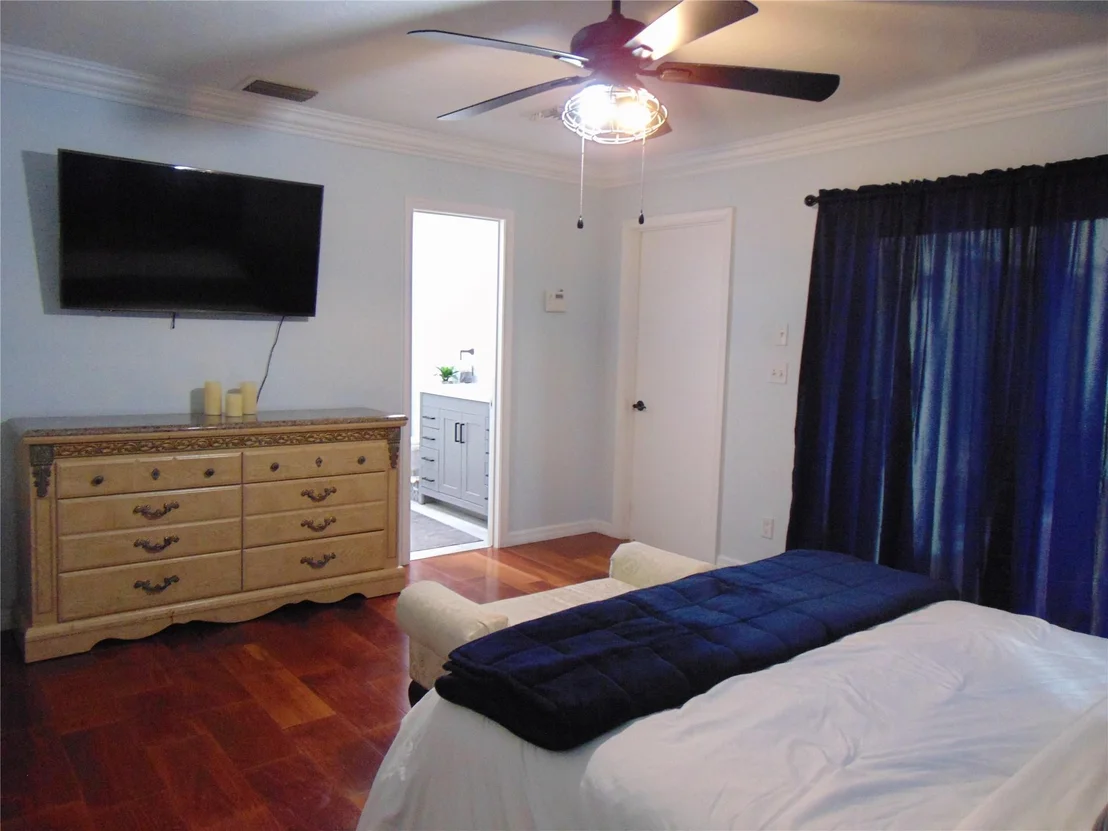 Photo of 595 E River Drive
