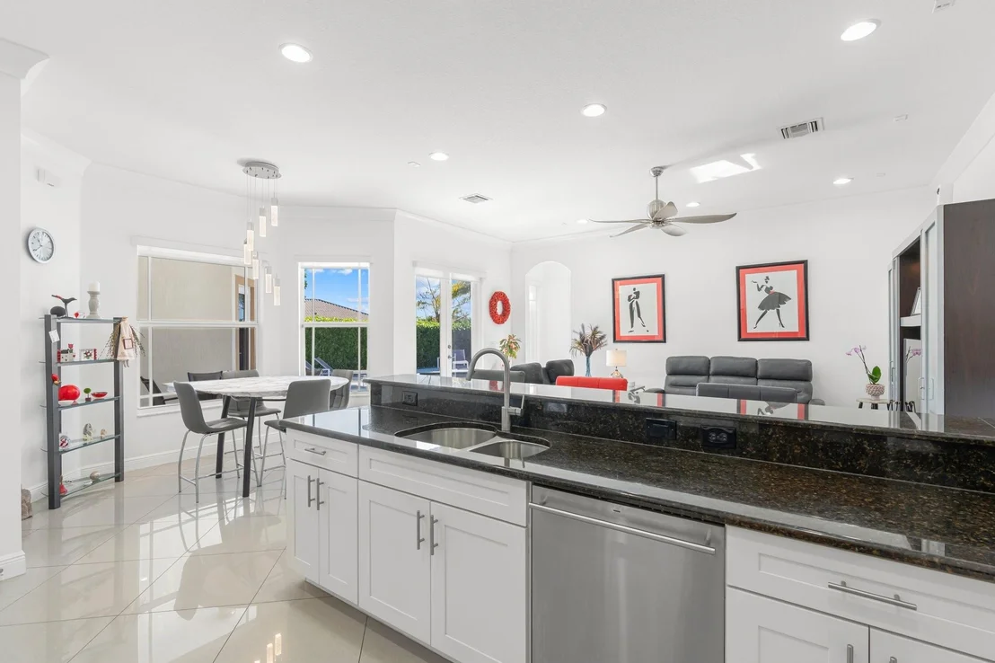 Photo of 9130 Edgewater Bend