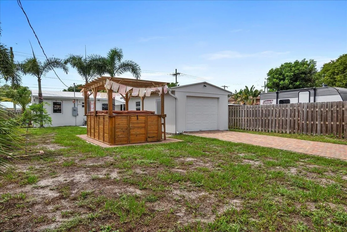 Photo of 727 Bunker Road