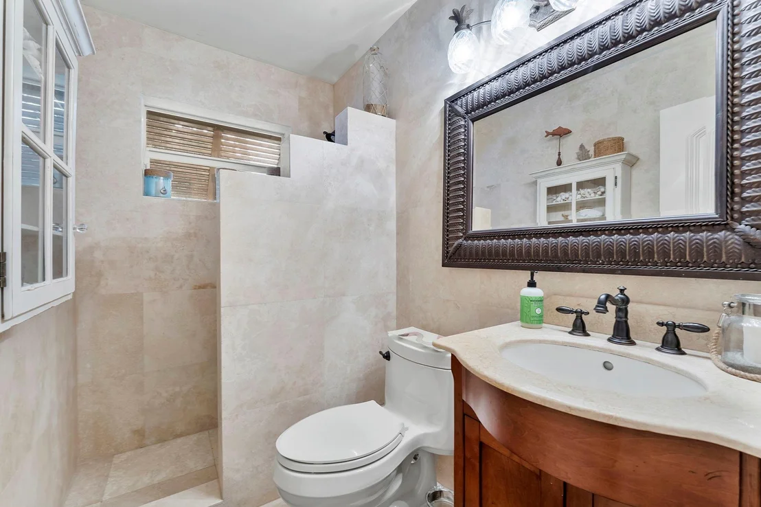 Photo of 4121 NE 22nd Terrace
