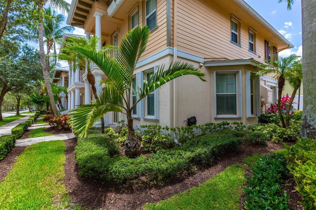 Photo of 4176 Stadium Drive