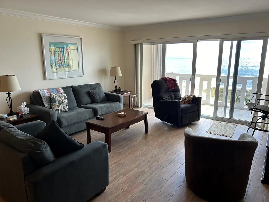 Photo of Unit 607 at 1012 N Ocean Boulevard