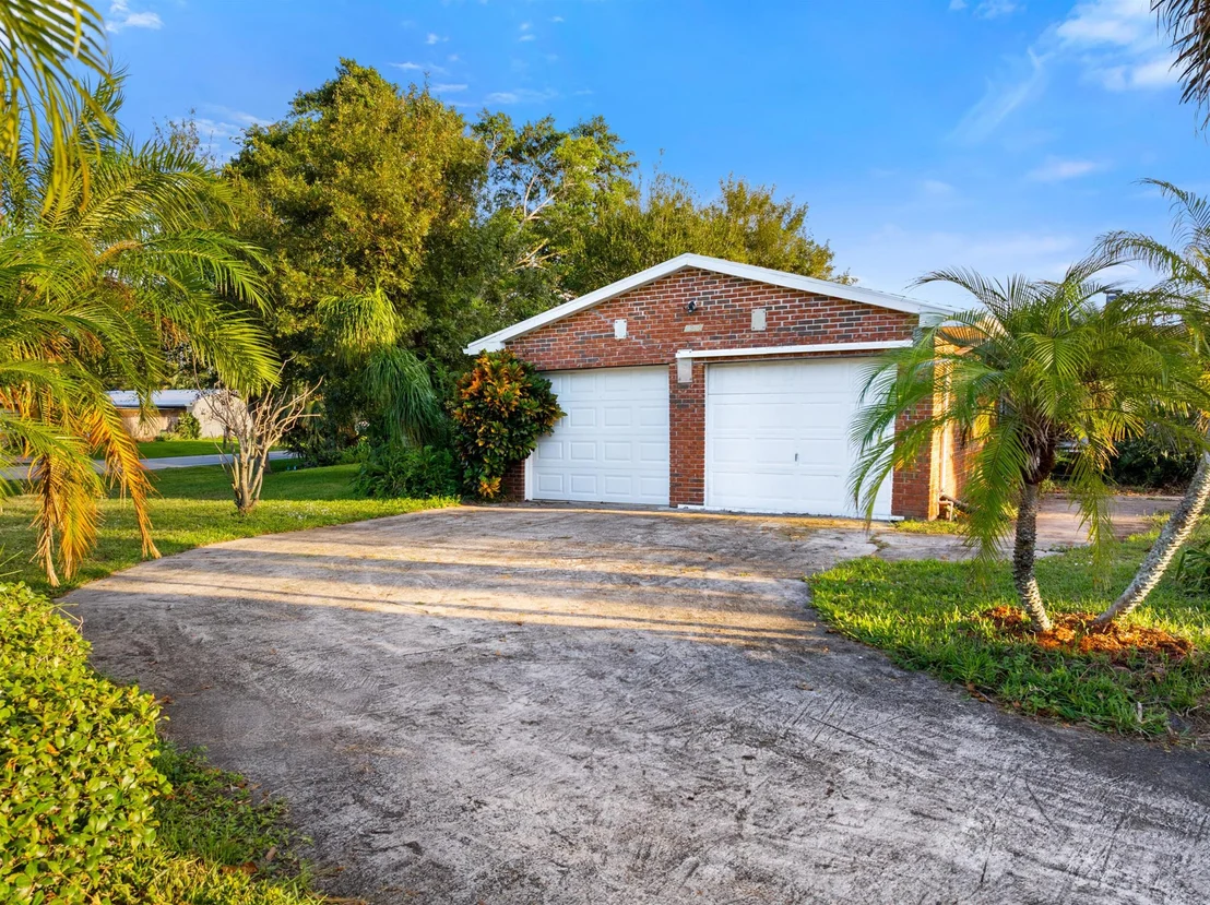 Photo of 4900 Palm Drive