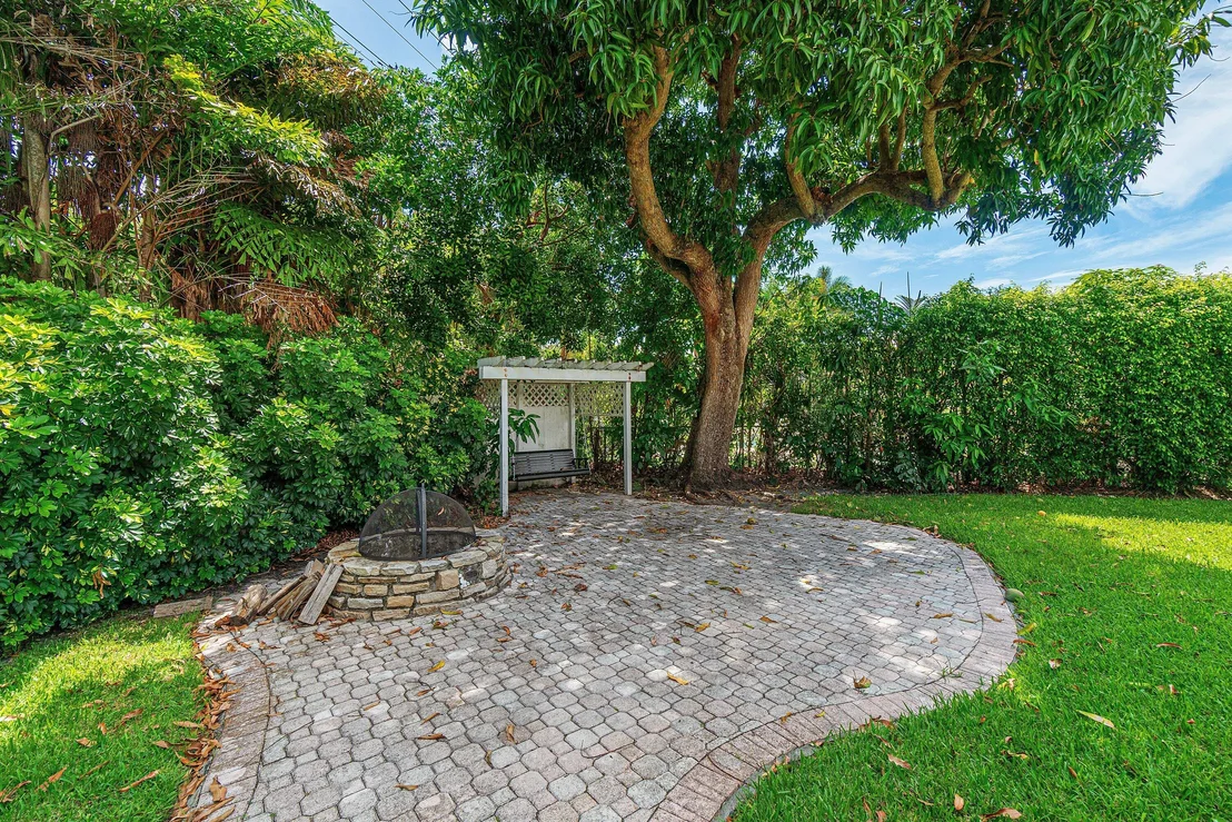 Photo of 781 Apple Tree Lane