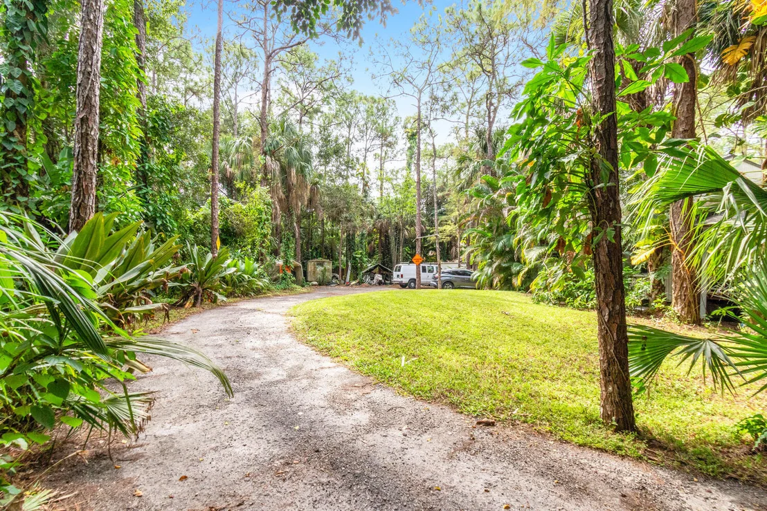 Photo of 16550 96th Terrace N