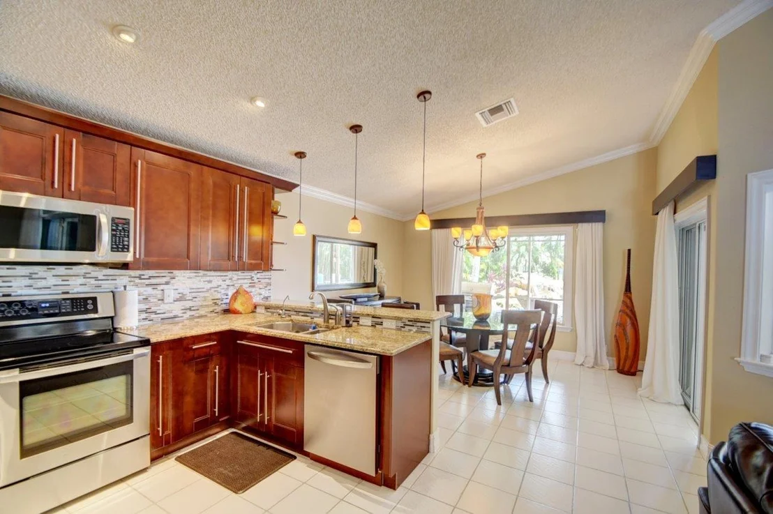 Photo of 4699 NW 7th Place