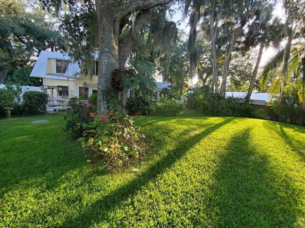 Photo of 576 SW Rustic Circle