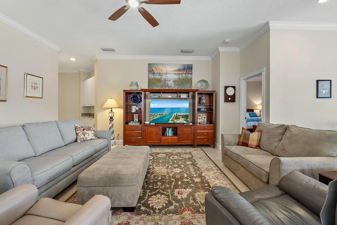 Photo of 128 Hampton Circle