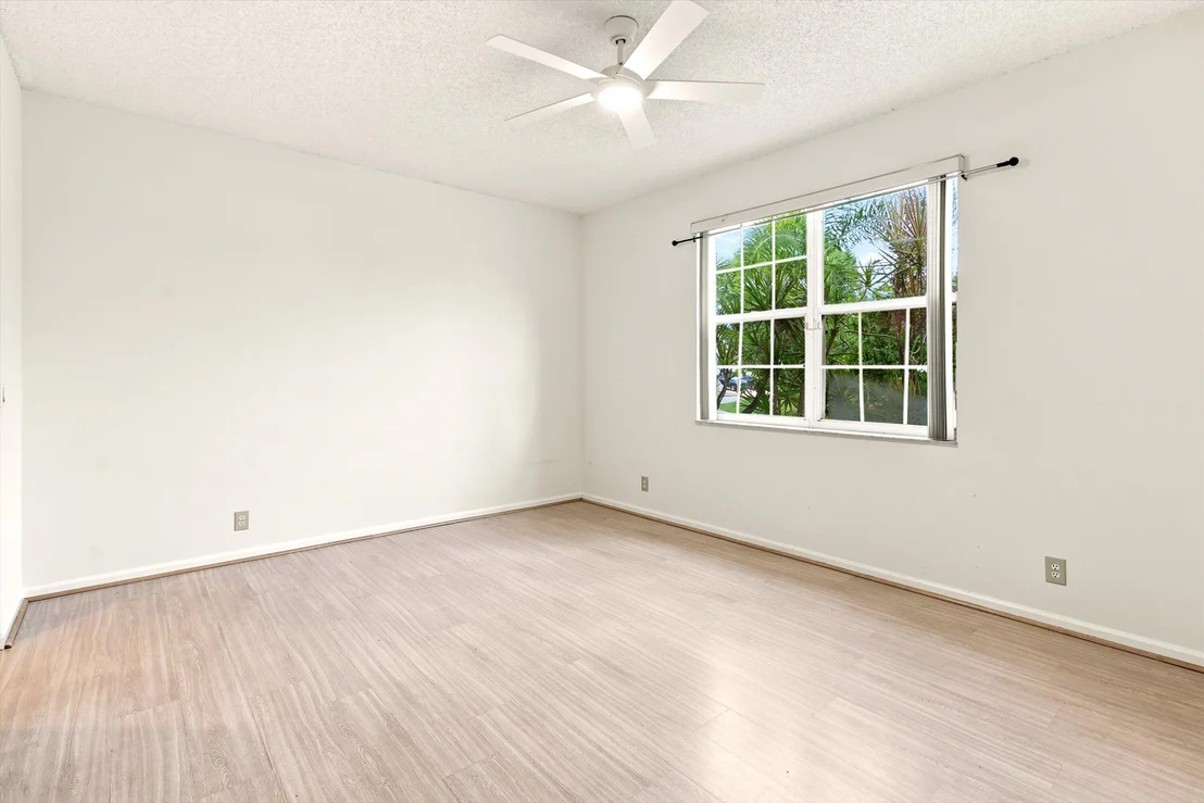 Photo of 1490 Fairway Circle