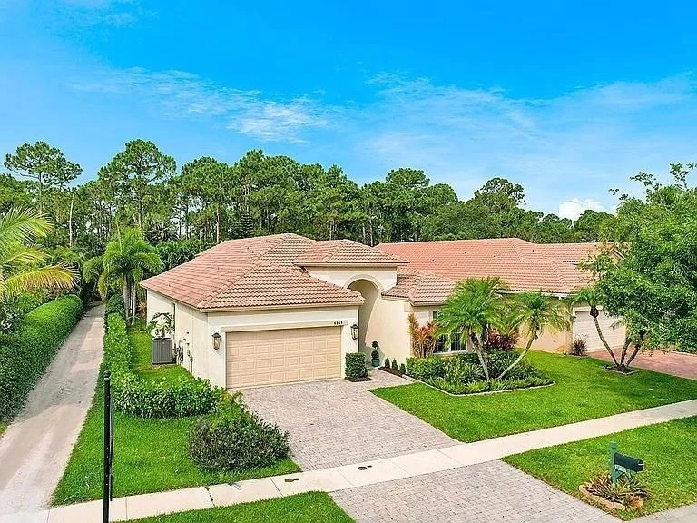 Photo of 6935 SE Twin Oaks Circle