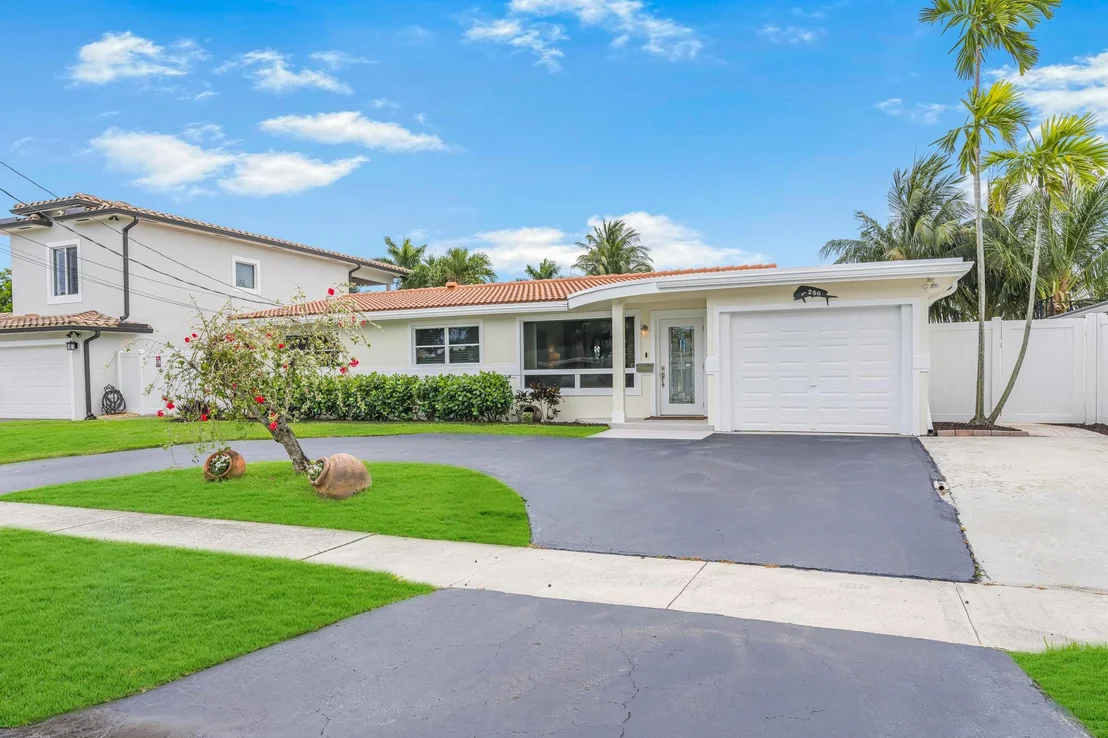 Photo of 250 SE 9th Street