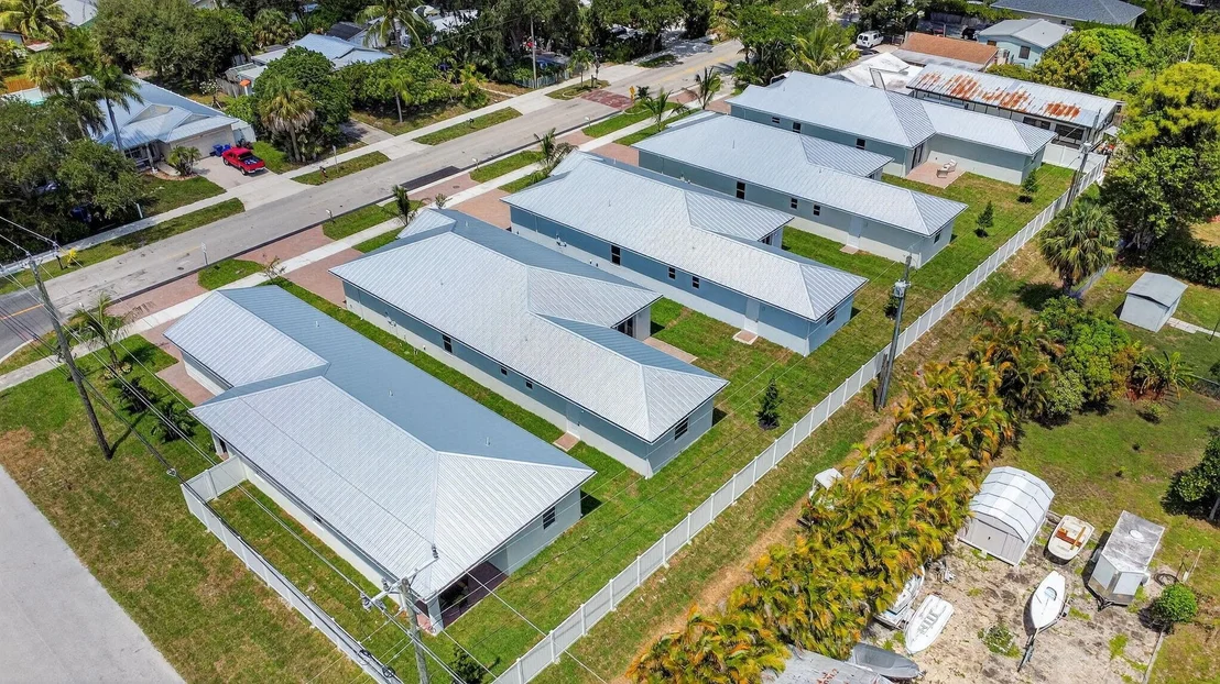 Photo of 609 N Loxahatchee Drive