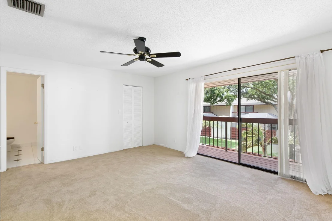 Photo of Unit 263 at 3012 Willow Lane