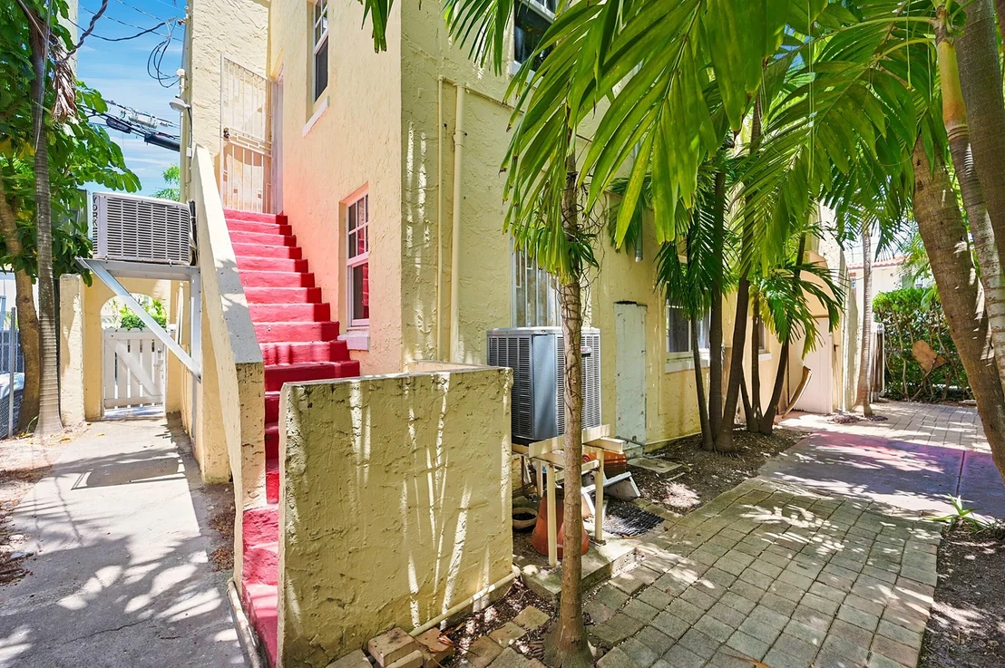 Photo of 927 4th Street