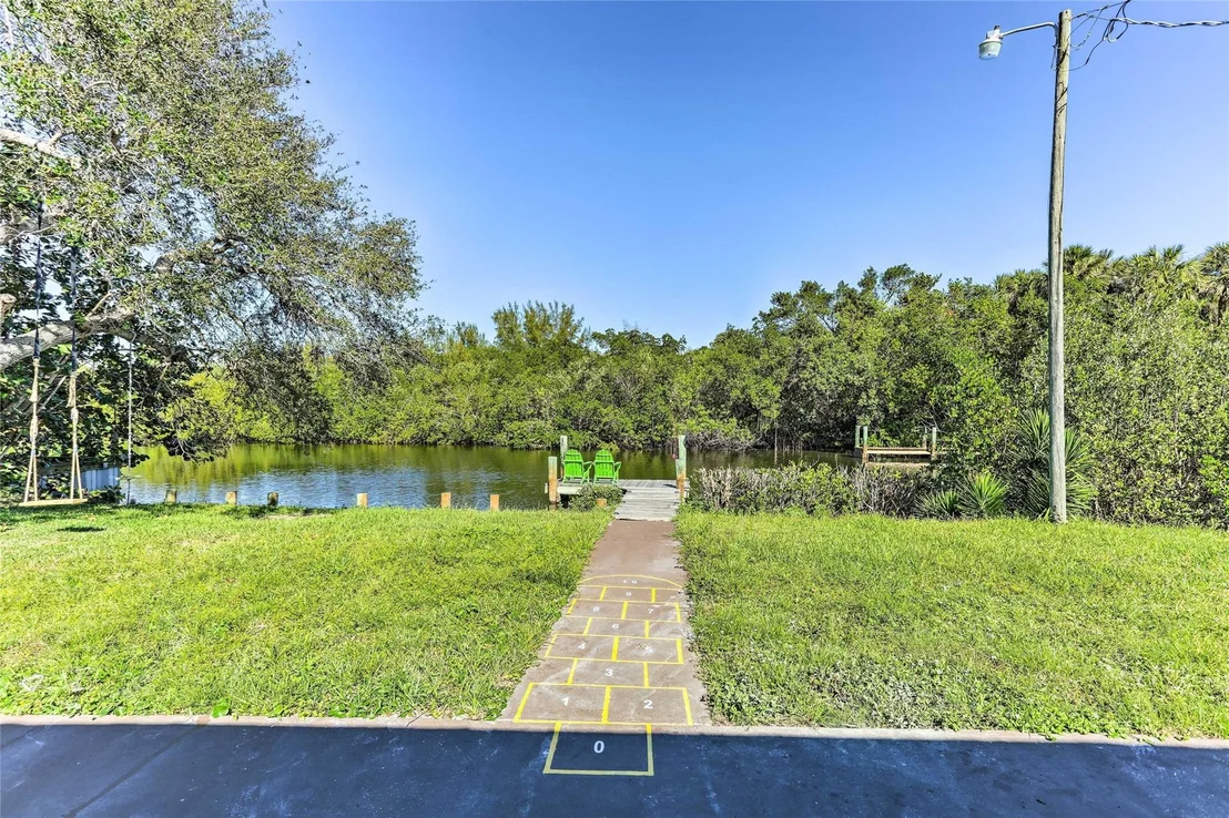 Photo of 928 Jackson Way