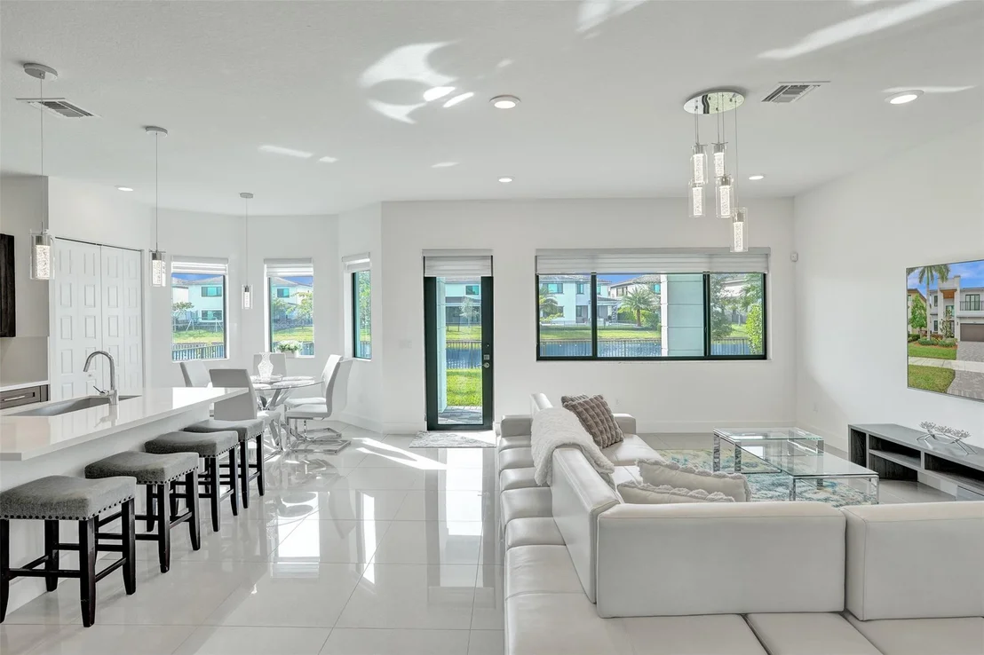 Photo of 10790 Pacifica Way