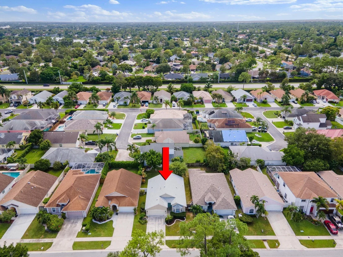 Photo of 1069 Aviary Road