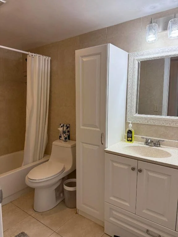 Photo of 1046 Wolverton C