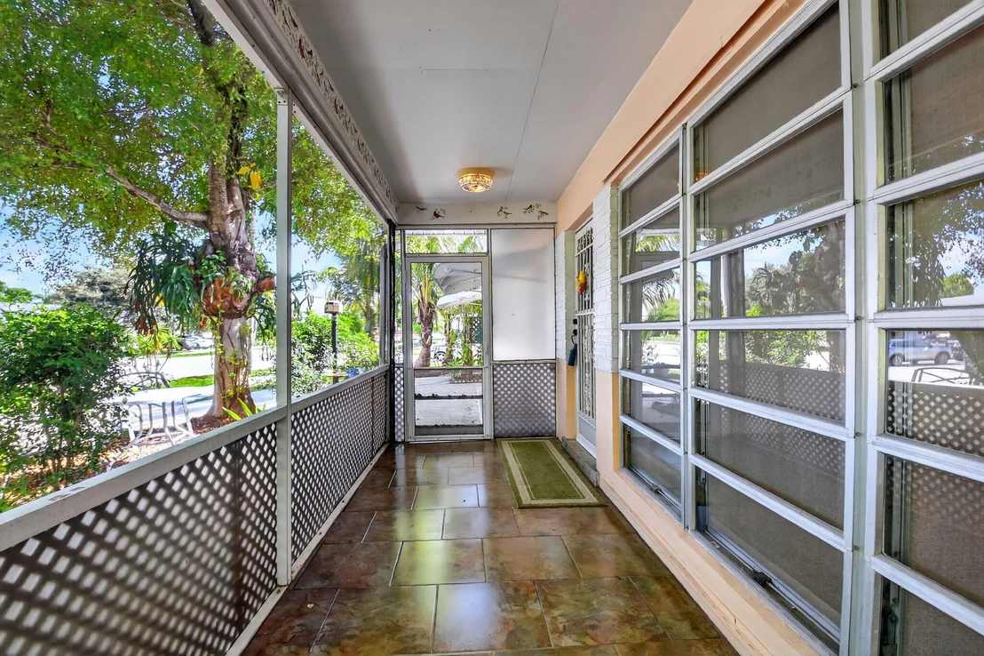Photo of 702 Sunset Drive