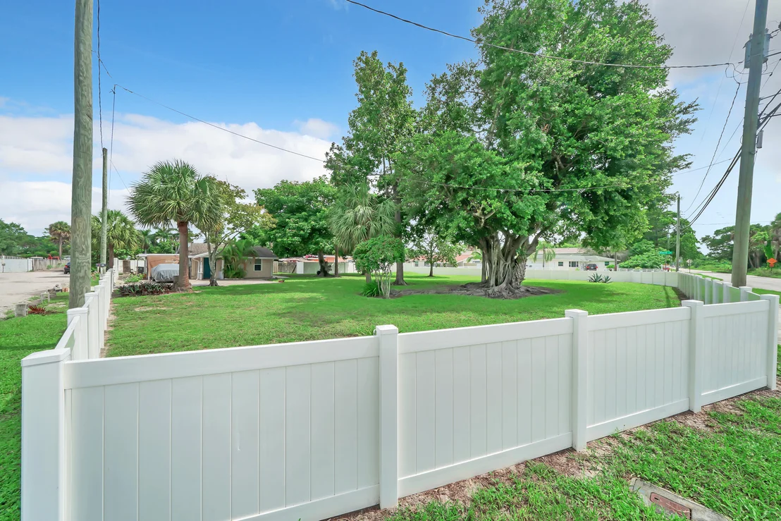 Photo of 5271 Wallis Road