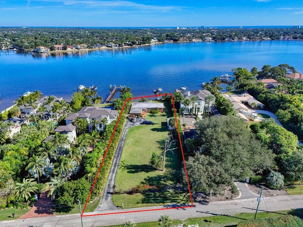 Photo of 5297 Pennock Point Road