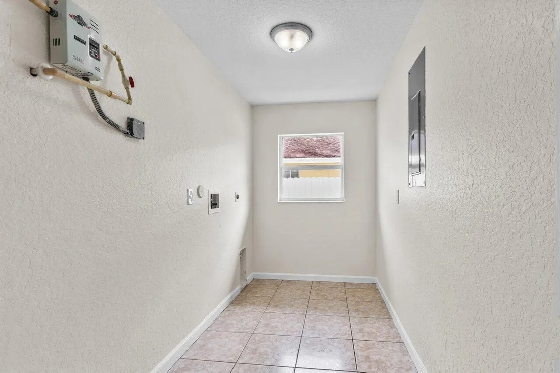 Photo of 356 Fleming Avenue