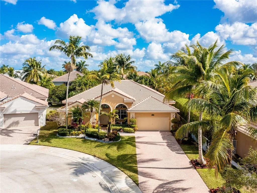 Photo of 1672 Eagle Bend