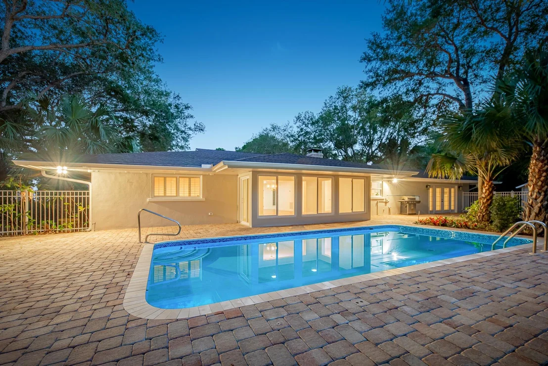 Photo of 614 SW Overlook Dr Drive