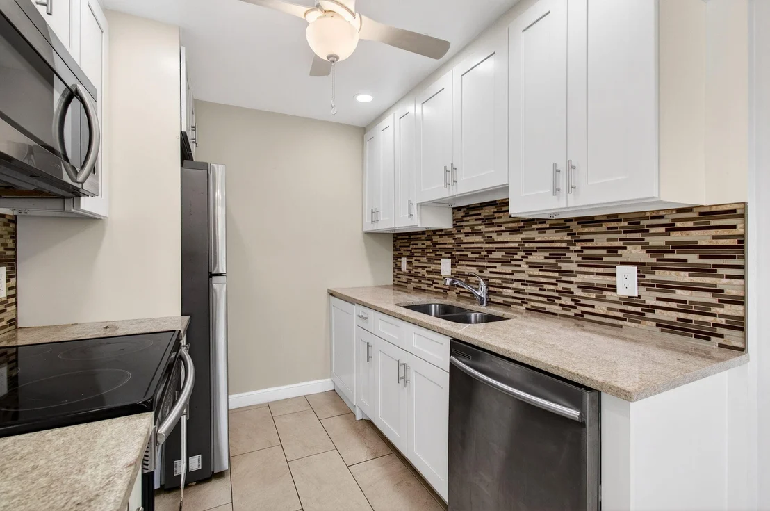 Photo of 1017 Cornwall A