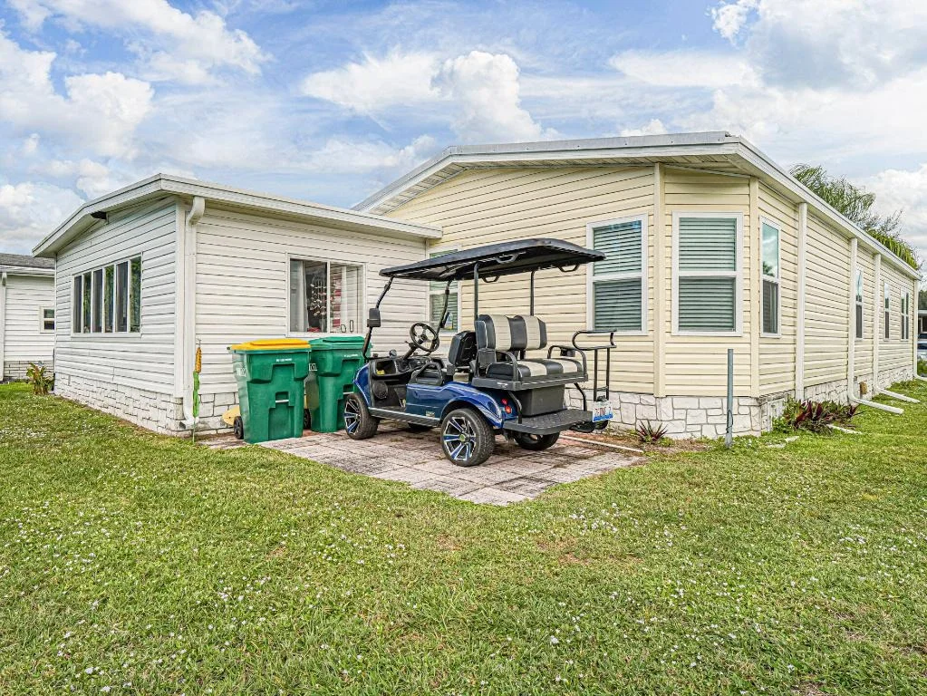 Photo of 409 Avocado Drive