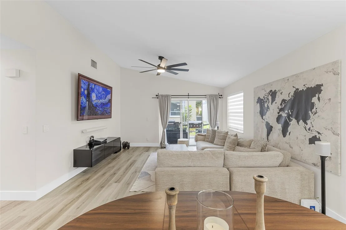 Photo of 9424 NW 8 Creek