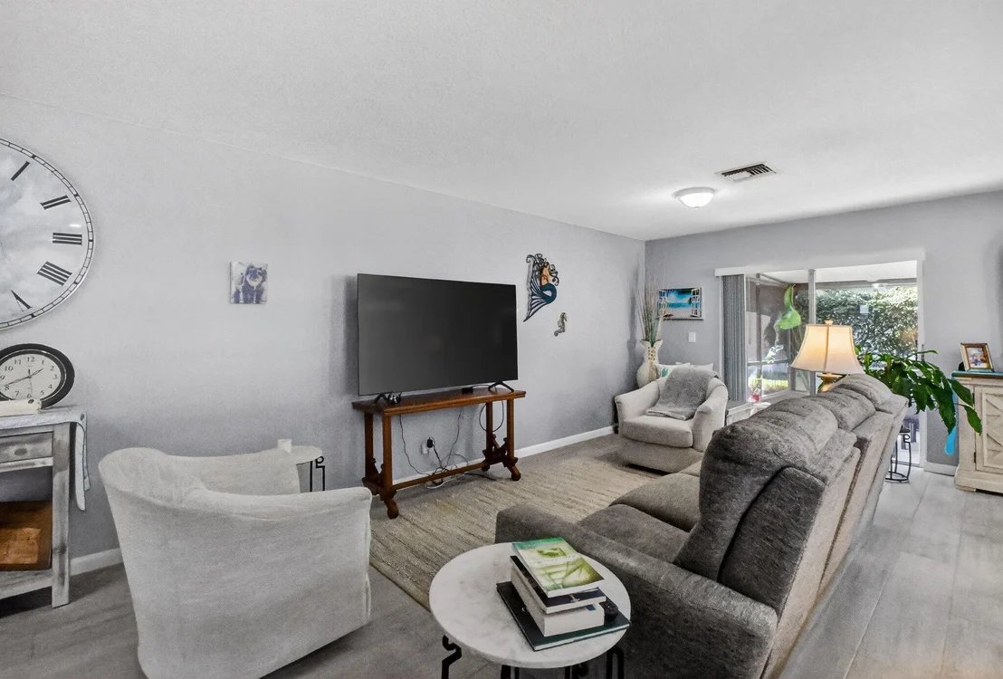 Photo of 6277 Overland Place