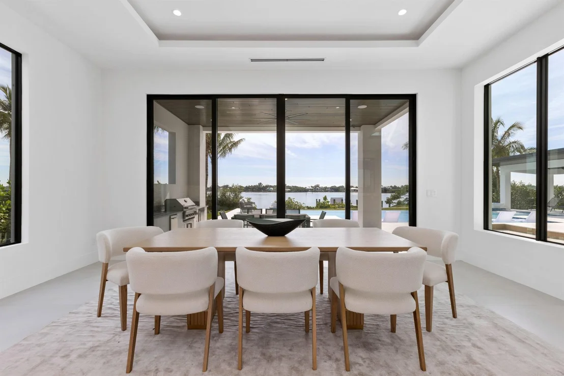 Photo of 88 W Riverside Drive