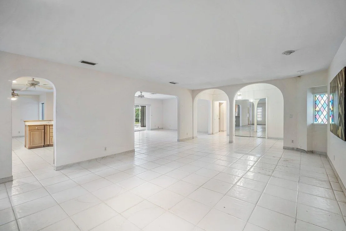 Photo of 1060 Spanish River Road