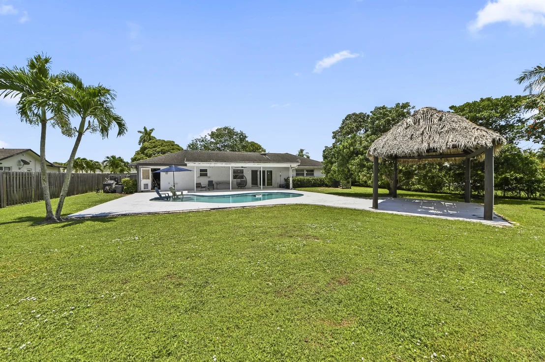 Photo of 7635 Oakmont Drive