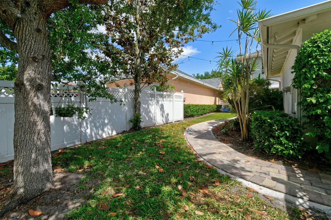 Photo of 2672 E Community Drive