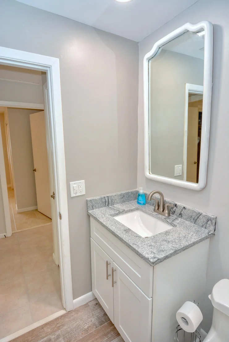 Photo of 411 SE Fini Drive