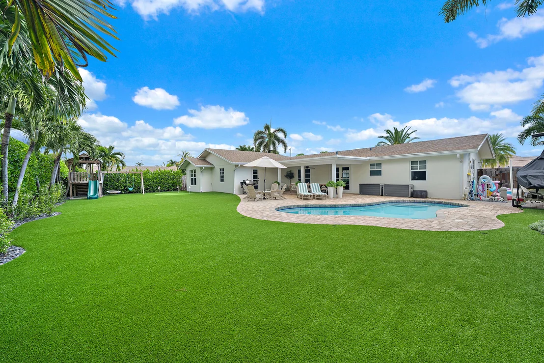 Photo of 215 Golfview Drive