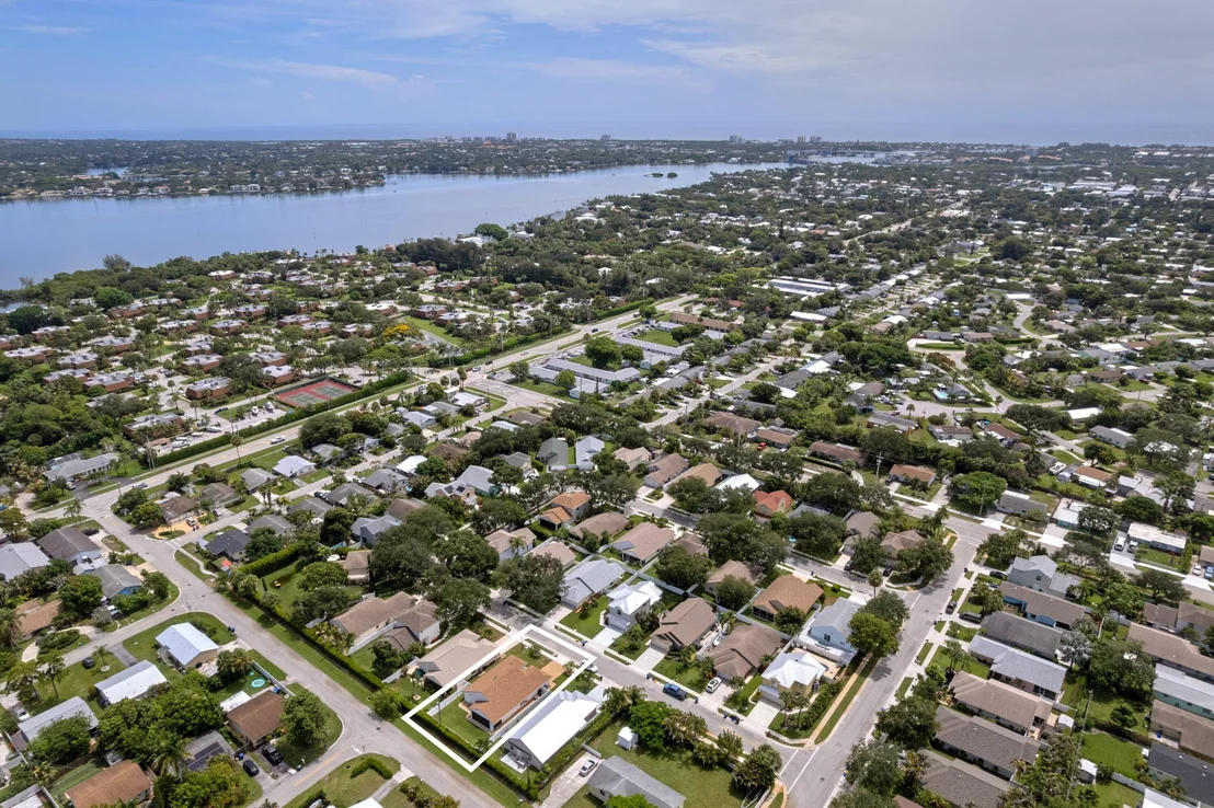 Photo of 145 Pennock Landing Circle
