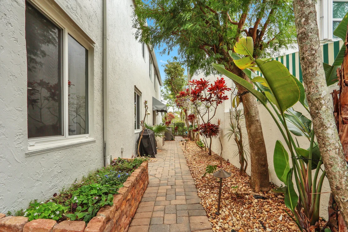 Photo of 2063 Cezanne Road