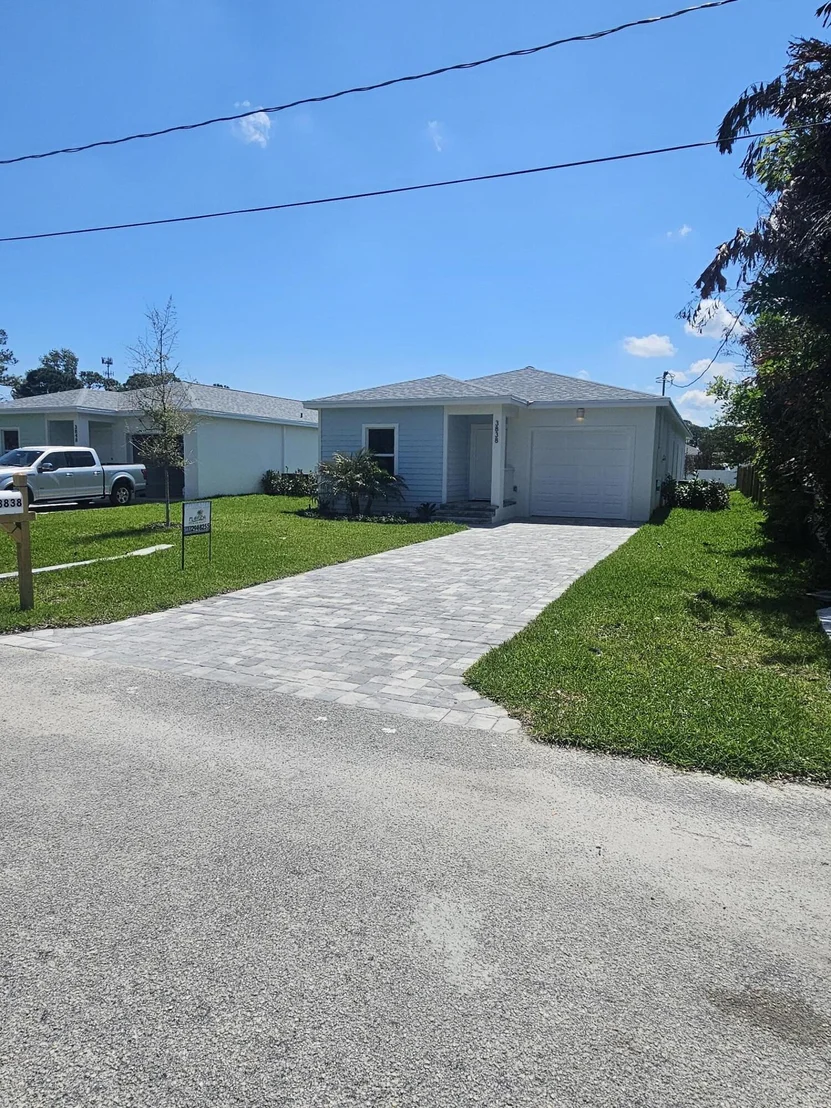 Photo of 3838 SE Grant Street