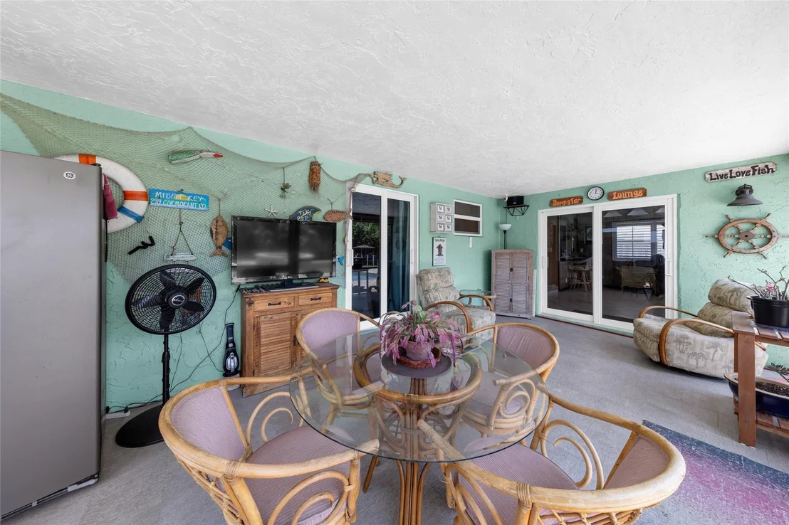 Photo of 2919 Cormorant Road