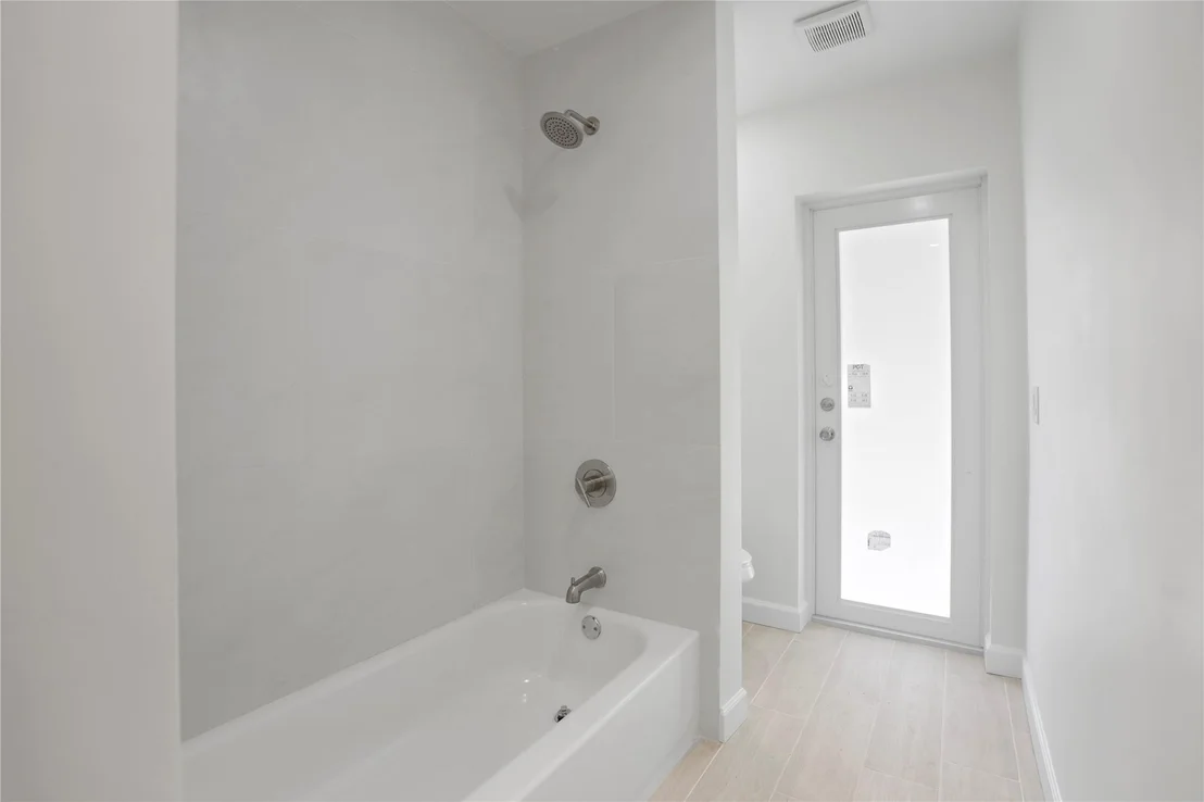 Photo of 1011 SE 7th Avenue